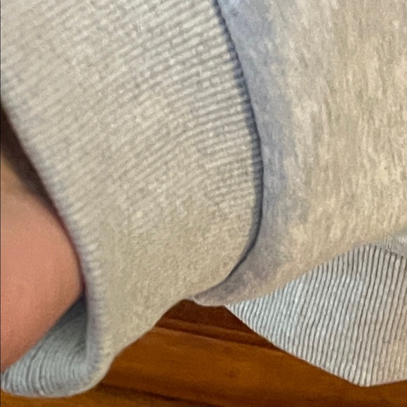 NWT Heather Gray Crewneck Sweatshirt - Picture 5 of 8